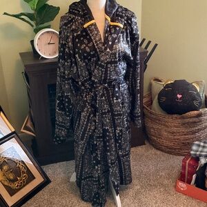 Men’s Size XL Dogg Supply Hooded Super Soft Robe, Excellent Condition!